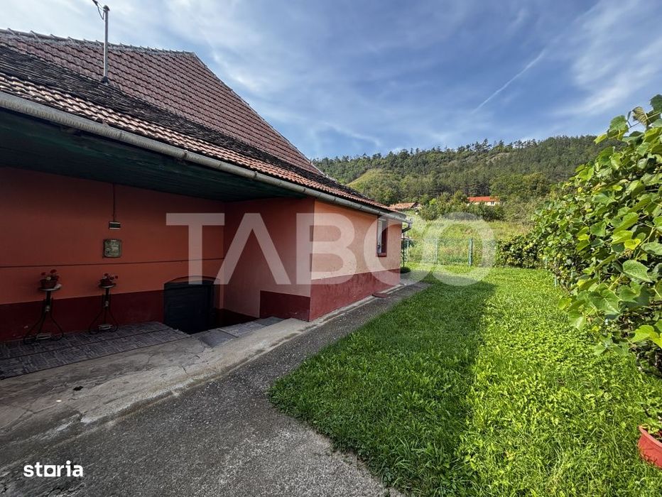 Casa saseasca de vanzare + bonus doua terenuri Seica Mare Sibiu
