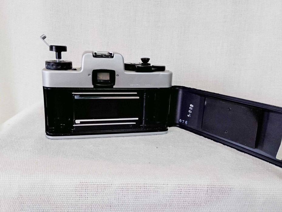 Revueflex 2002 (Chinon CX II) + Auto Revuenon 55/1.7