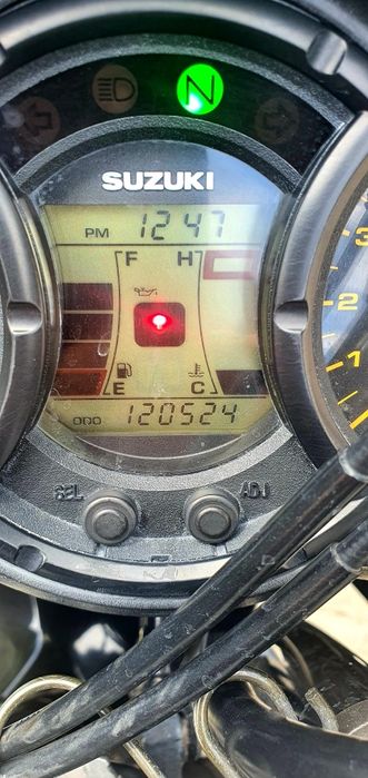 Vând motocicleta Suzuki v-strom 650cc