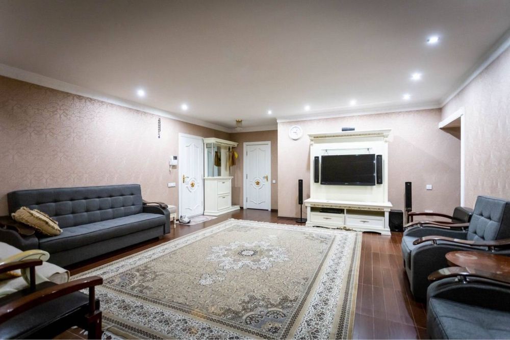 Квартира Ц-6 Ул. Арифова 4/4/4 90 кв.м