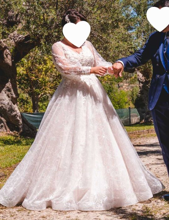 Rochie mireasa cu coronita si voal