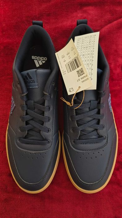 Pantofi   sport  Adidas,   Marimea    46  EU  -  Noi