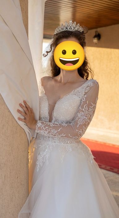Rochie de mireasă + voal + cerc de 3