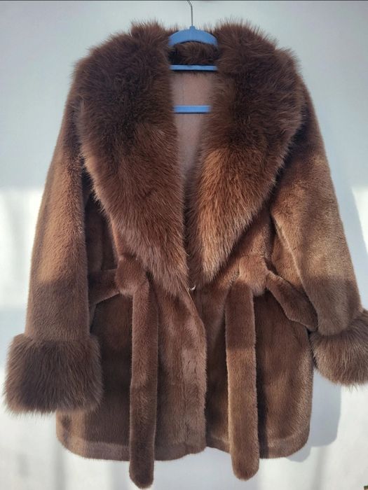 Haina de blana eleganta
