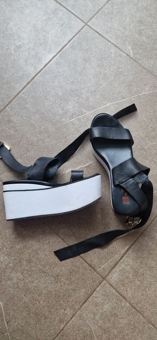 Гумени зелени боти и естествена кожа сандали