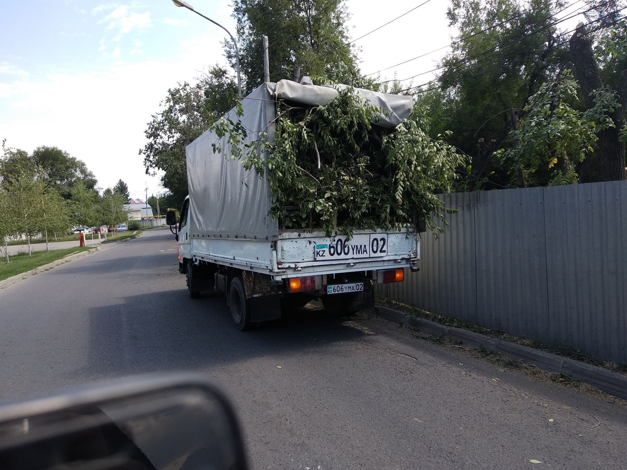 Вывоз МУСОРА. Газель большие до 5 тонн.Уборка,подвала,гаража,грузчики.