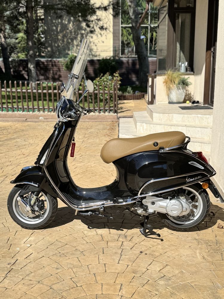 Vespa Primavera 50cc 2022 E5 cu kit Malossi 850km Neagra (ca noua)