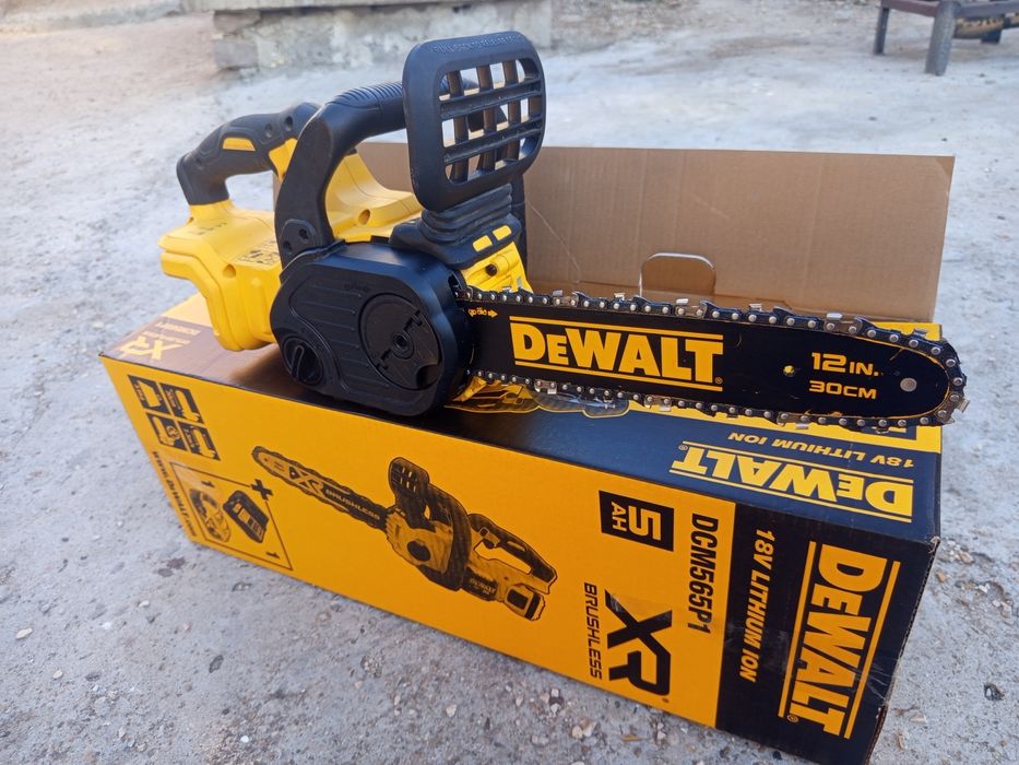 Акумулаторен верижен трион DeWalt  DCM565, 18V, 30 см шина