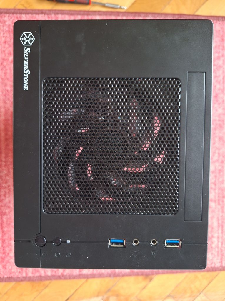SilverStone SG05 LITE , страхотна ITX кутия!