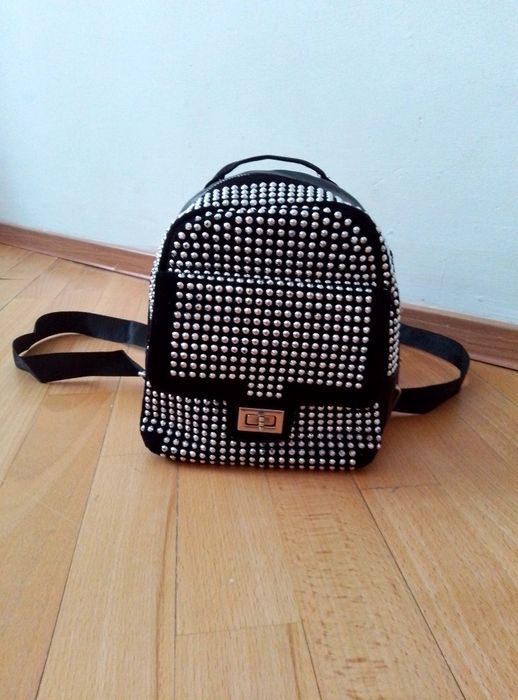 Рюкзак Новый 22 см 4000 тг