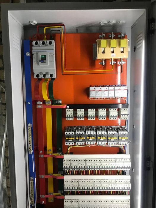 услуги электрика.