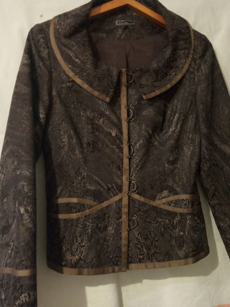 Продам пиджак  цветной 46 размера импортный с подкладкой б/у  недорого