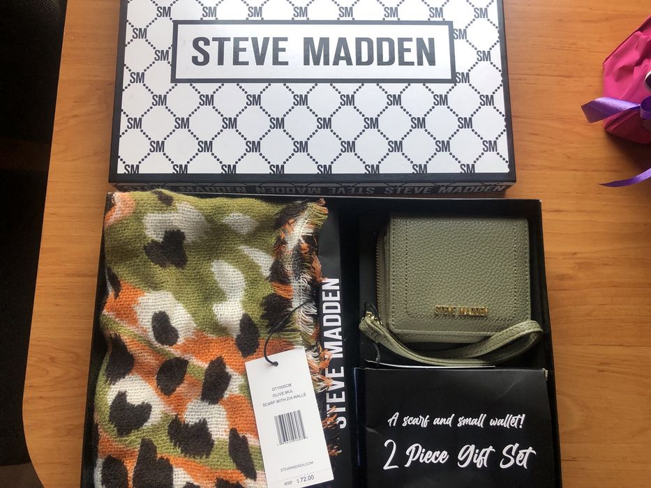 Нов комплект Steve Madden