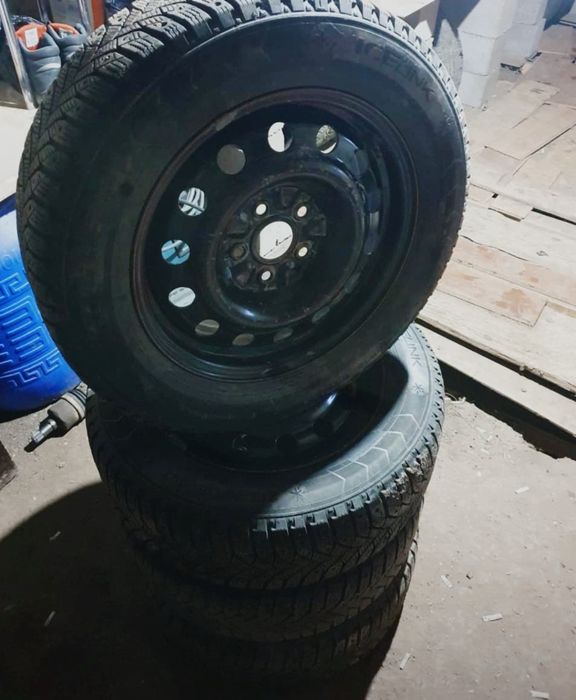 Продам покрышок R16 205/65/16 зимний