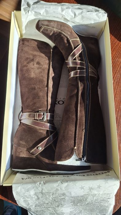 Велурени ботуши GEOX