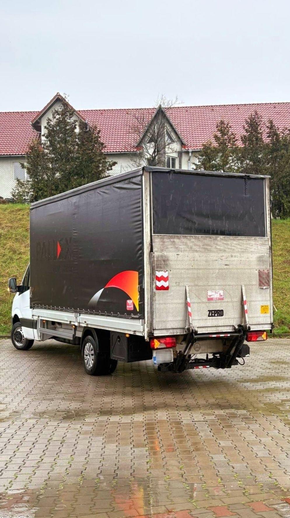 Vând Mercedes benz Sprinter 516CDI Axa dubla cat B Cauciucurii Noii