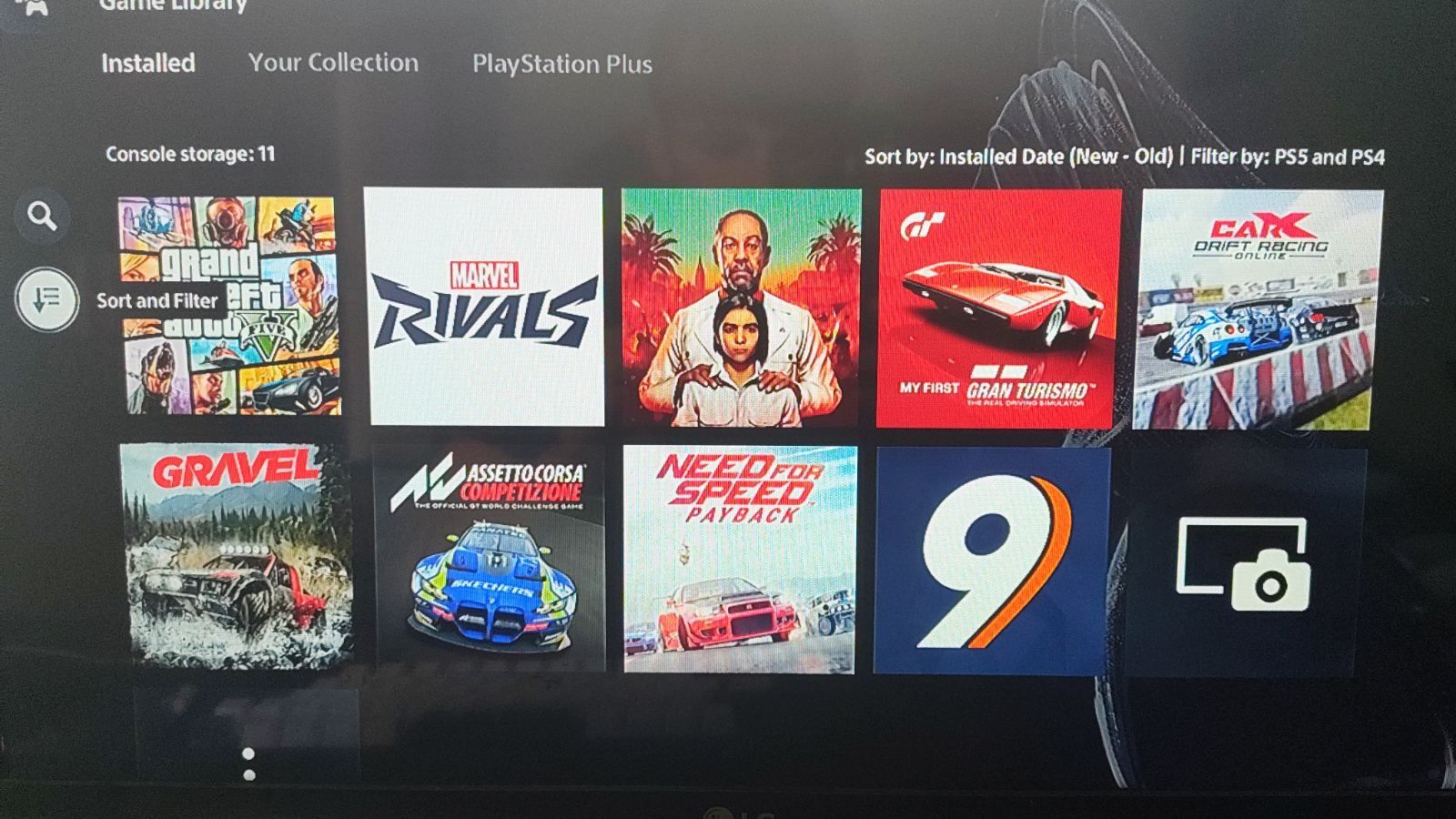 Playstation 5 с два контролера и игри