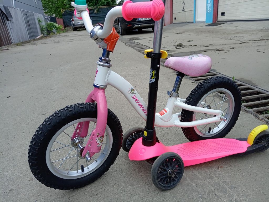Vând bicicleta specialized din aluminiu fără pedale pentru copii
