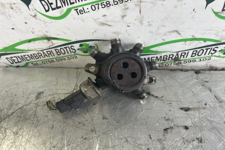 Rampa injectoare 8200584034 Dacia Logan prima generatie