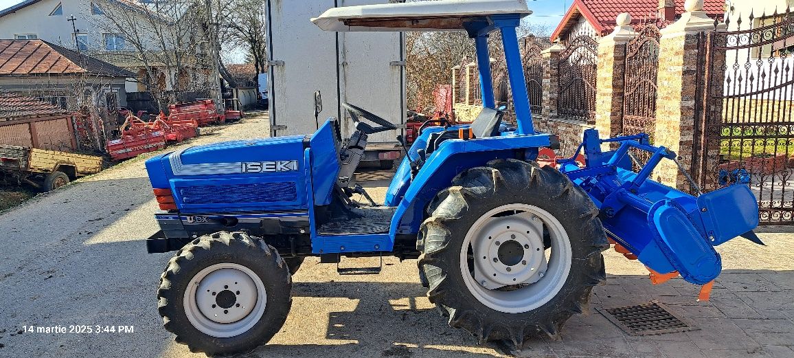 Tractor japonez Iseki TA 270