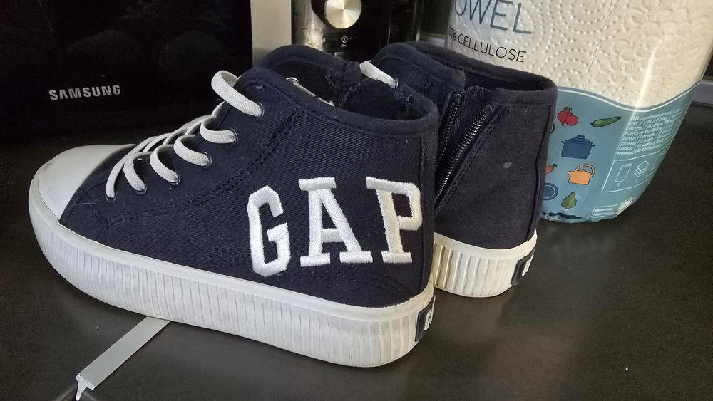 Спортни обувки за момиче