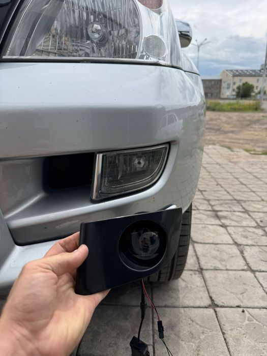 Линзы противотуманки птф в бампер Toyota RAV4 XA40