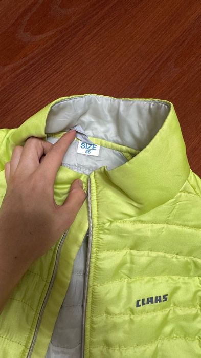 женская жилетка одели 1 раз