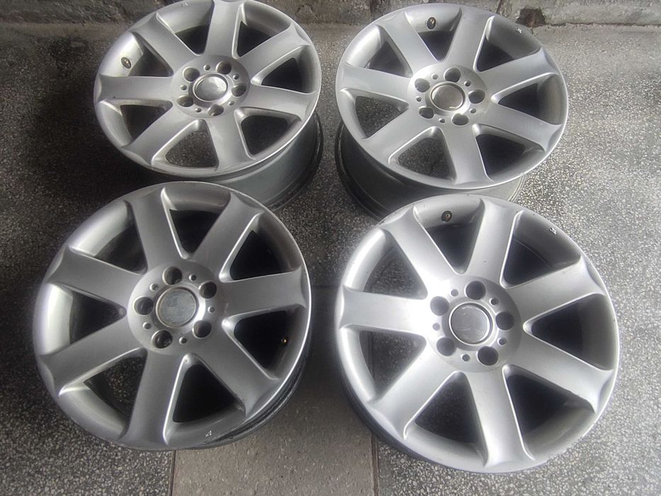 Продавам 4бр джанти 17" 5х120. Цената не подлежи на коментар.