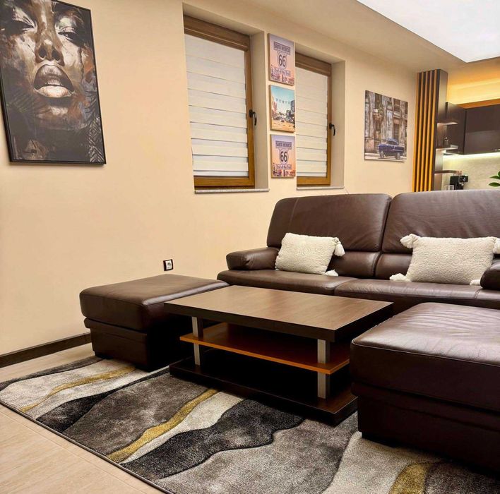 Дава се под наем Двустаен апартамент в Стара Загора, Център - 80 кв.м за 510 € - Снимка #2