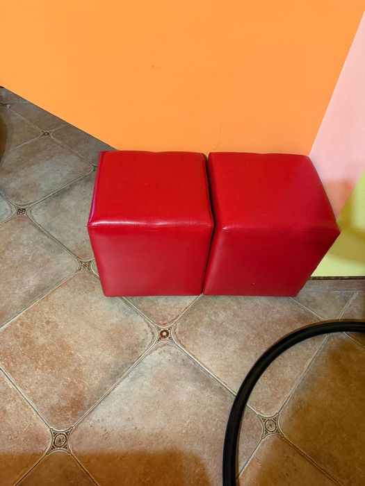 Vând Canapea cu fotolii