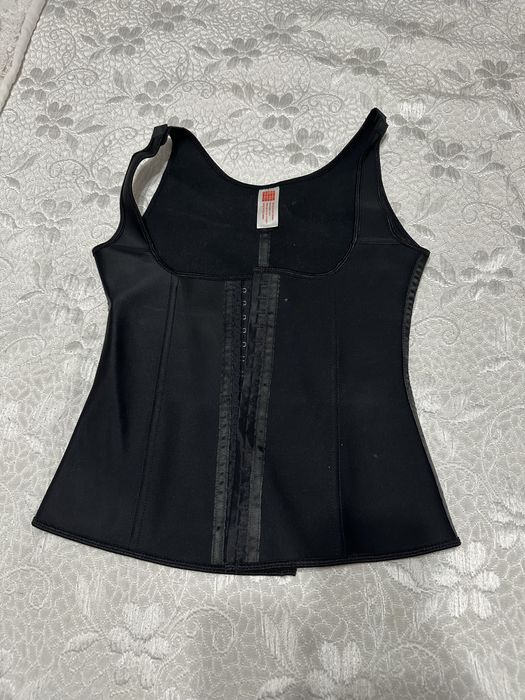 Корсет продаю маленкий размер