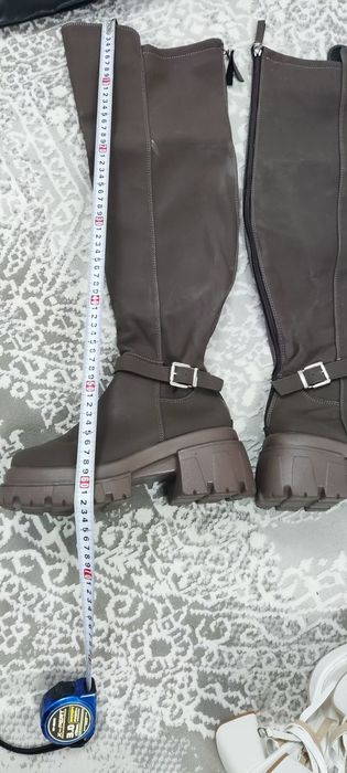 Продам обувь женская Ботфорды