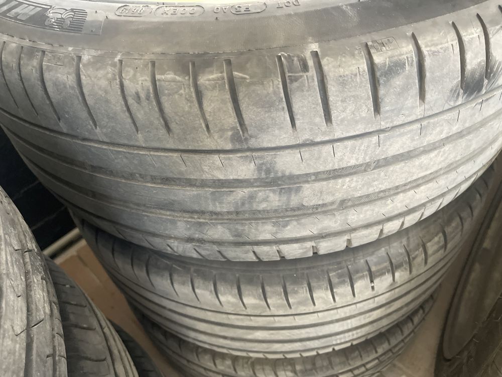 Шины Michelin R20 235/45 в хорошем состоянии 2 шт