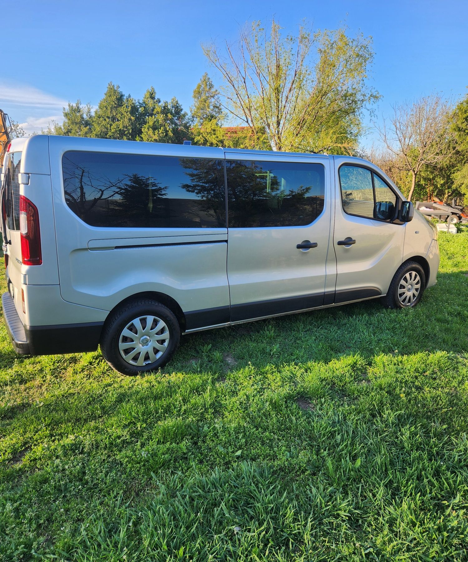 Vând Renault Trafic 7+1 an 2015