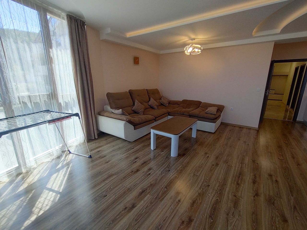 Продава се Тристаен апартамент в с. Шкорпиловци, Област Варна - 123 кв.м за 1318 €/кв.м - Снимка #7