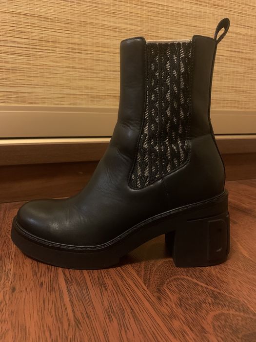 Ботинки женские, кожа, челси, DKNY (оригинал)