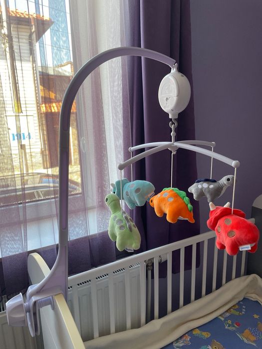 Музикална въртележка за легло