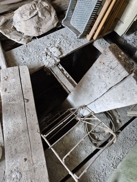 Teren 2000 mp Valu Lui Traian + casa (deschidere la 2 strazi)