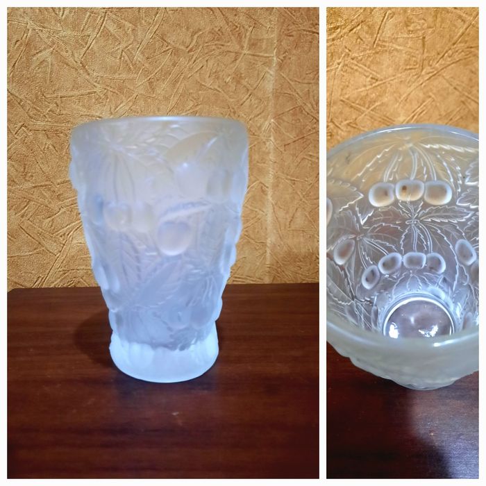 Миниатюрная вазочка " Cherrry" от Barolak,  Чехославакия, автор Josef