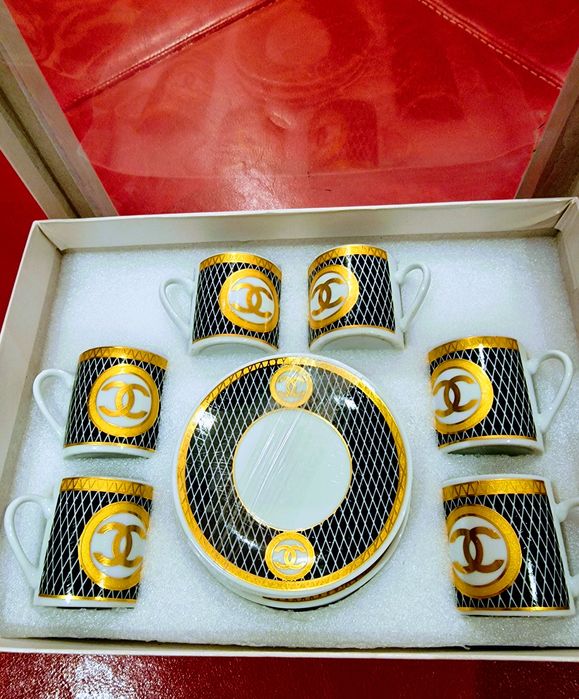 Set 12 piese Chanel/6 farfurii+6 cescute/Italia