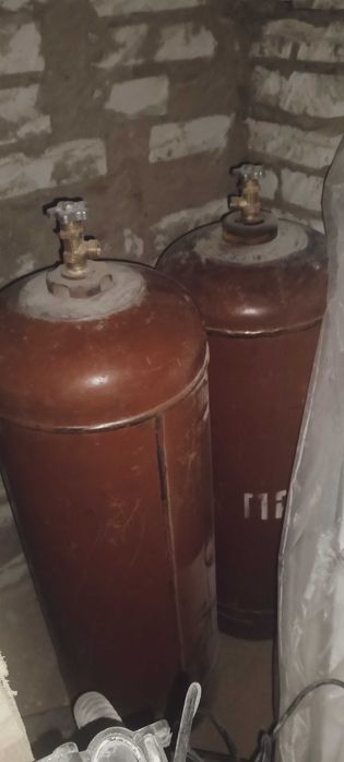 Butelii de 80 litri am 2