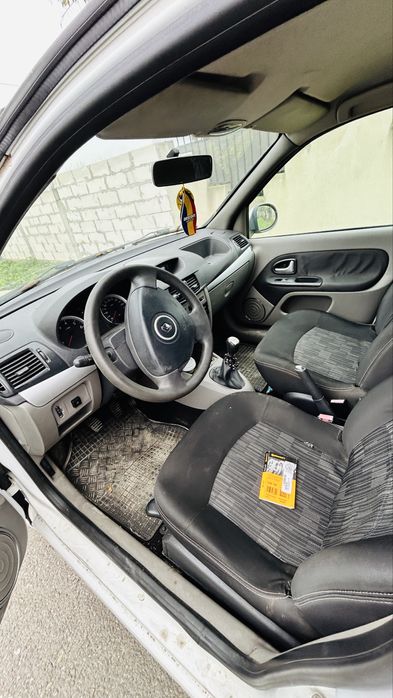Renault clio symbol 1.2 gpl