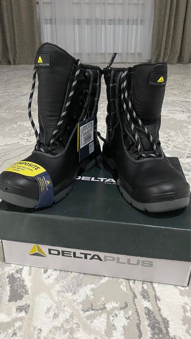 Продается спец обувь зимний