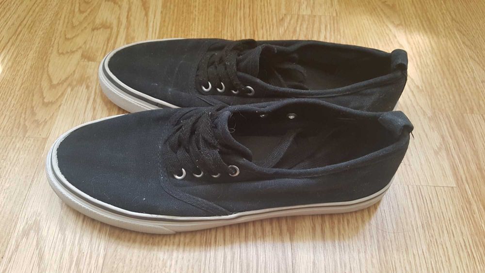 Incaltari sport: Bascheti, Tenesi, Espadrile