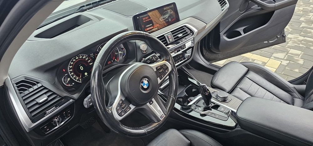 BMW X3 an 2019 volan M