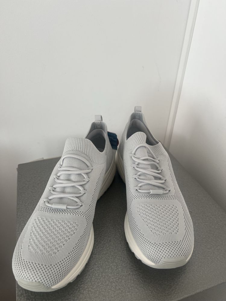 Сникърси skechers
