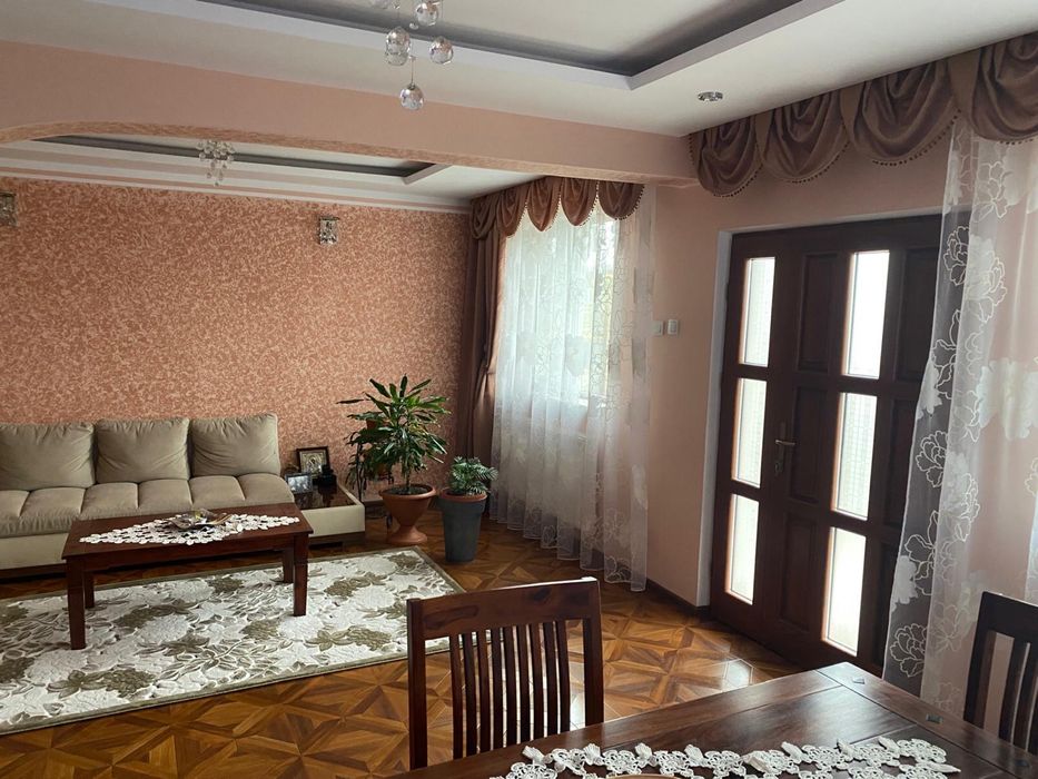 Casa de vanzare Vaslui p+1 pod si beci