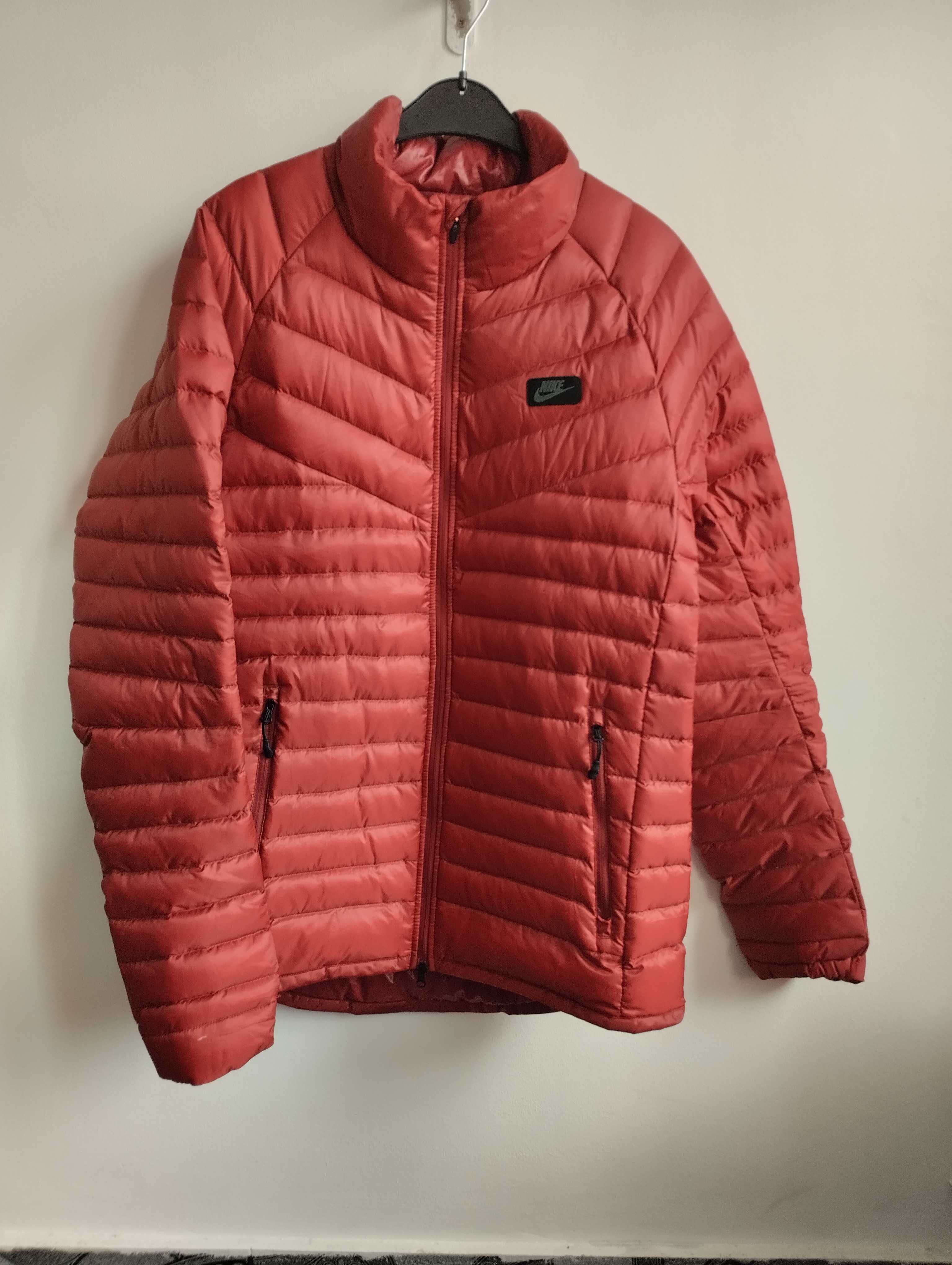 NIKE DOWNFILL JACKET мъжко яке с пълнеж патешки  пух. Размер M.
