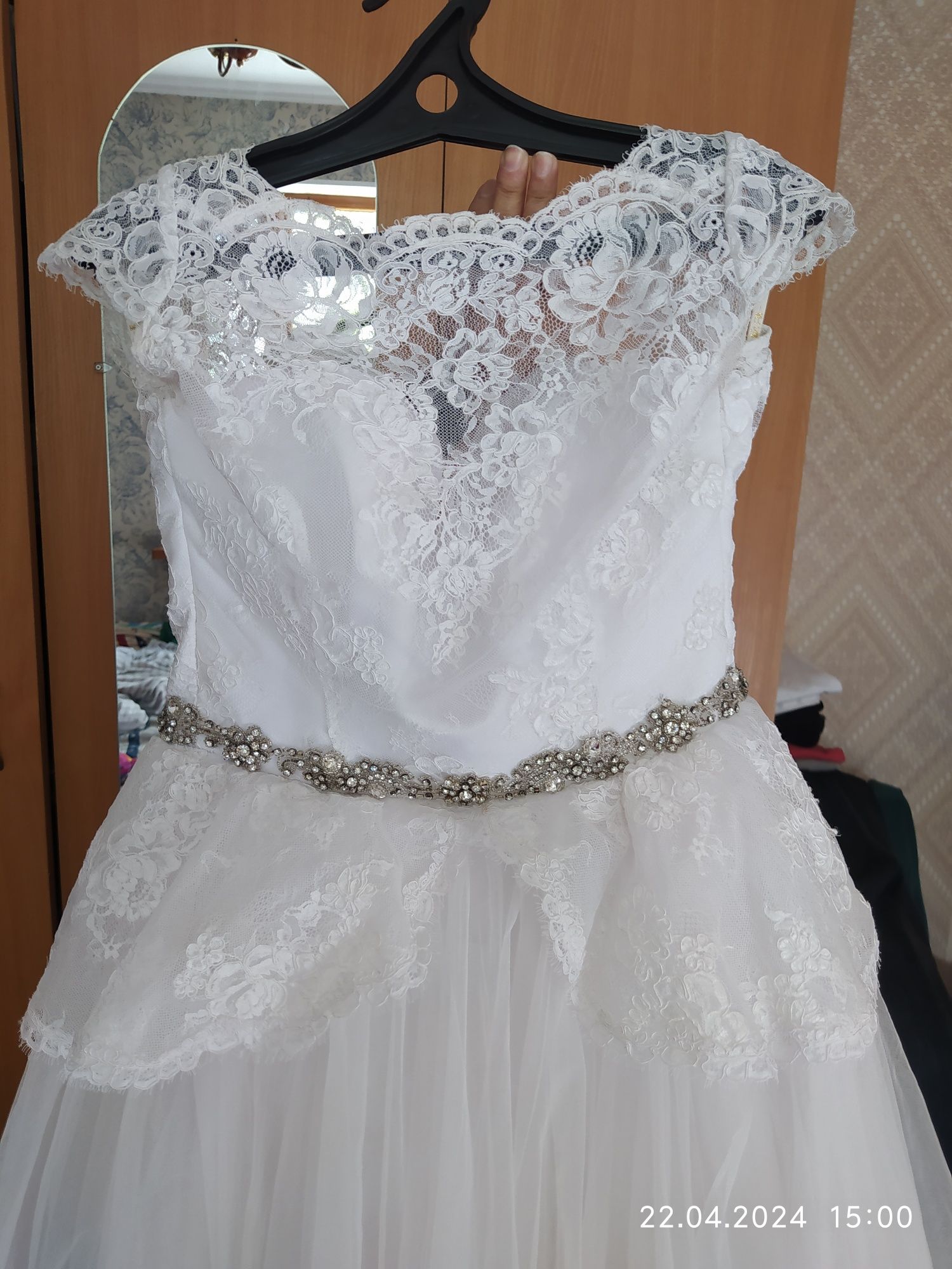 Свадебное платье за 10.000 тенге
