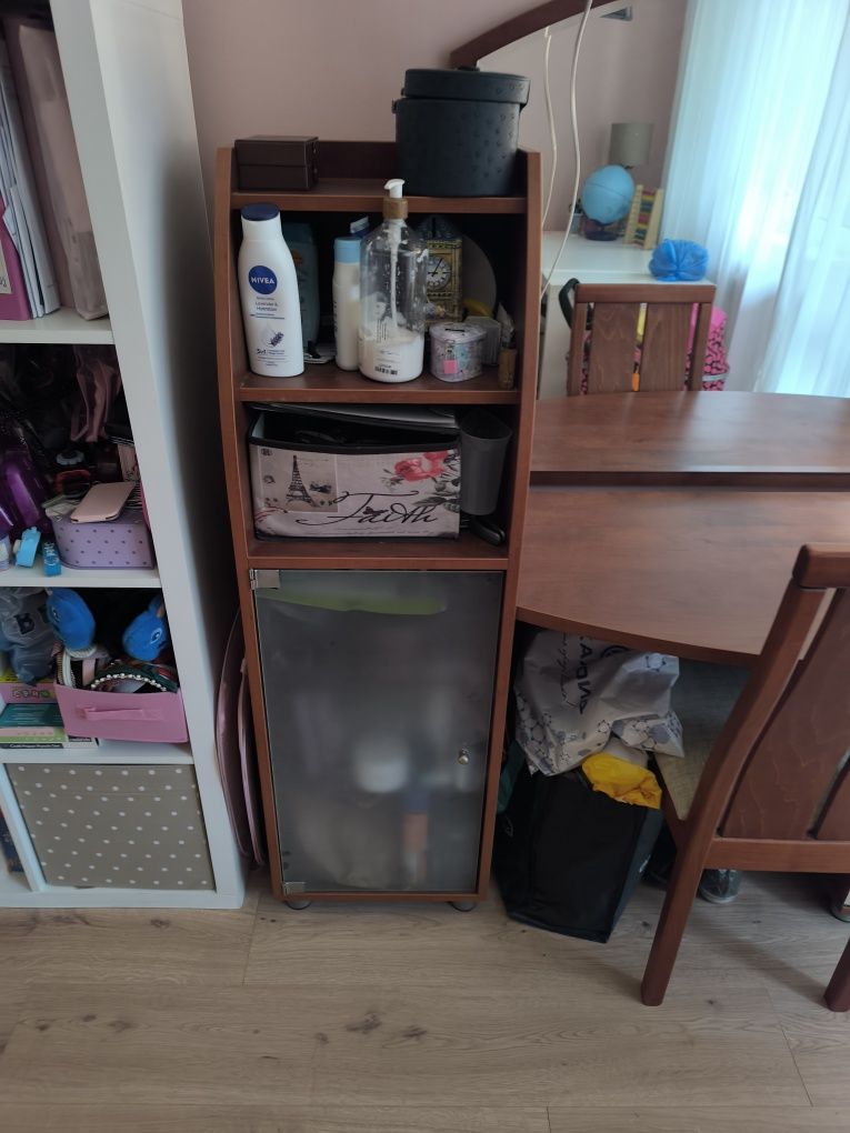 Тоалетка с огледало